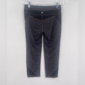 ATHLETA Luma Chaturanga Capri Leggings Size Small